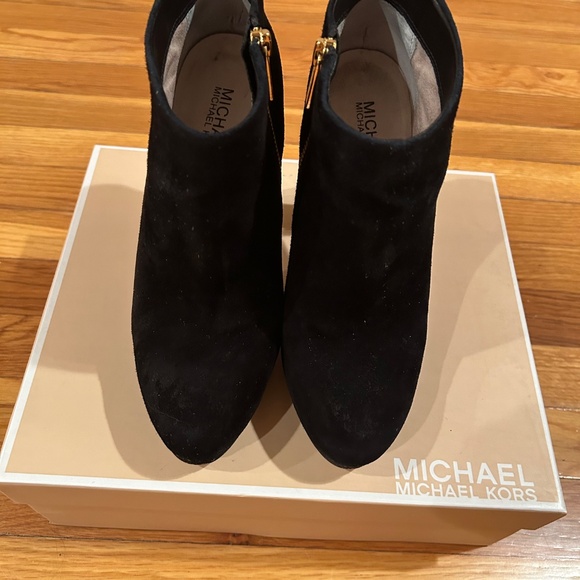 Michael Kors Haven Bootie - Picture 4 of 9